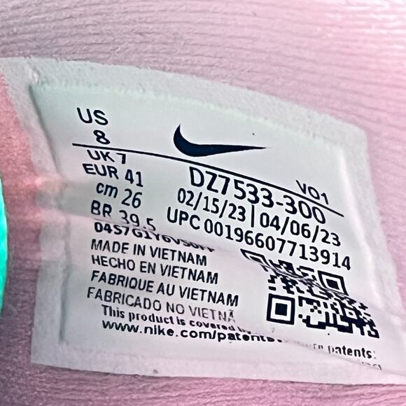 Nike Giannis Immortality 3 Green Pink Athletic Basketball Shoes Men's Size 8 - Picture 8 of 10